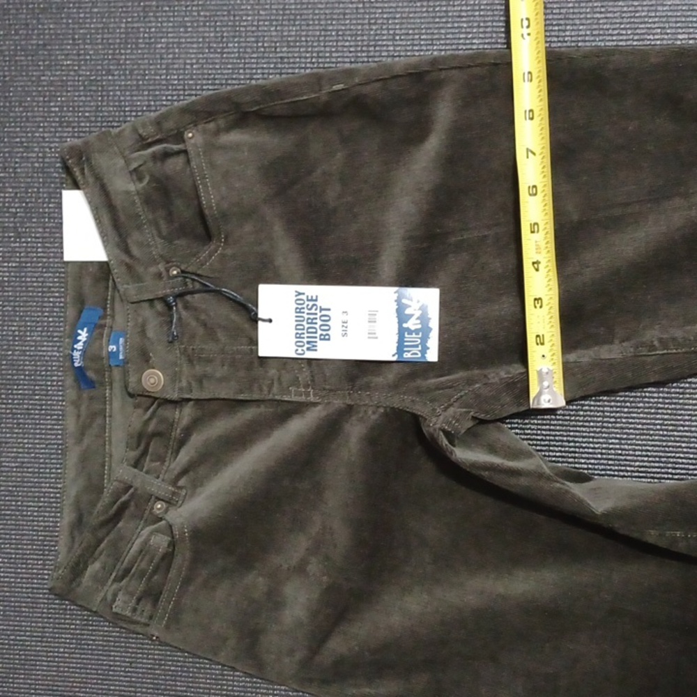 NEW size 3 green Corduroy pants. "Midrise Boot" pants. Casual. Everyday - Picture 11 of 16